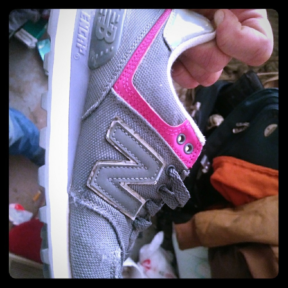 New Balance Running Shoes - Picture 1 of 4